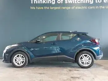 Second-hand Toyota C-HR 122 CP (89 kW) 2023 Albastru SUV