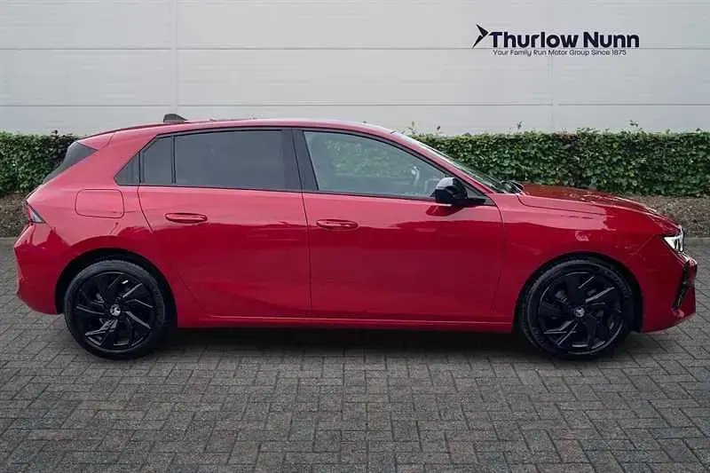 Used Vauxhall Astra S 131 HP (96 kW) 2023 Red Hatchback