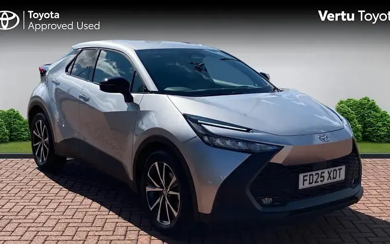 Used Toyota C-HR Design 140 HP (102 kW) 2025 SUV