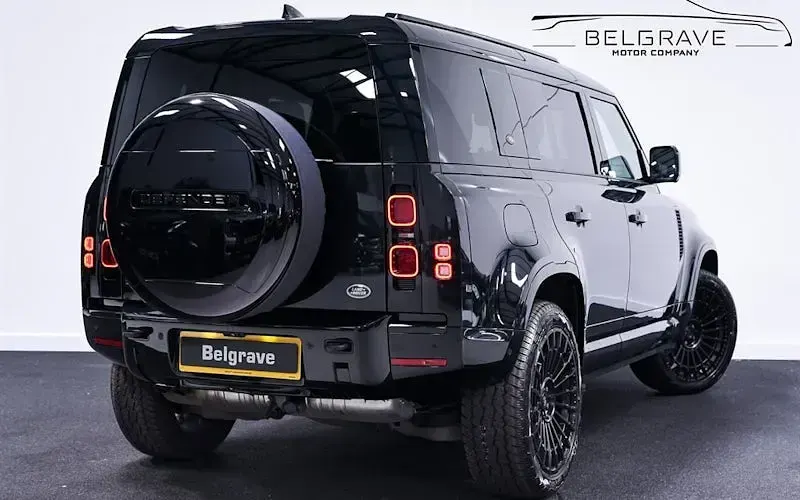 Used Land Rover Defender Dynamic 250 HP (183 kW) 2023 Black SUV