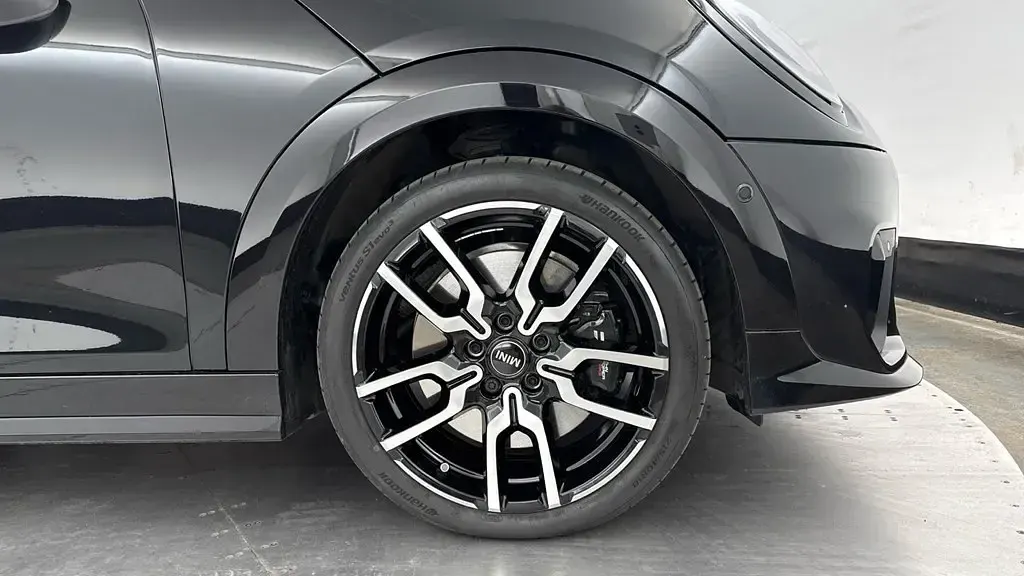 Begagnad Mini Cooper Level 1 2025 Svart Halvkombi