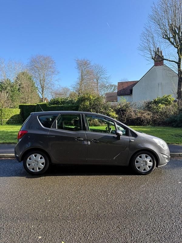 Używany Vauxhall Meriva 2011 Szary Minivan