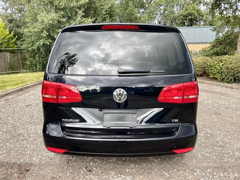 Used VW Touran 140 HP (102 kW) 2014 Black MPV