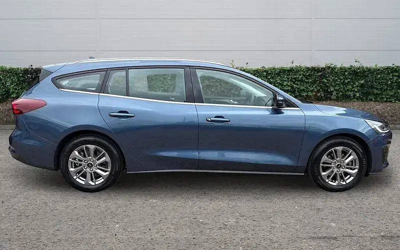 Used Ford Focus Titanium 125 HP (91 kW) 2023 Blue Estate