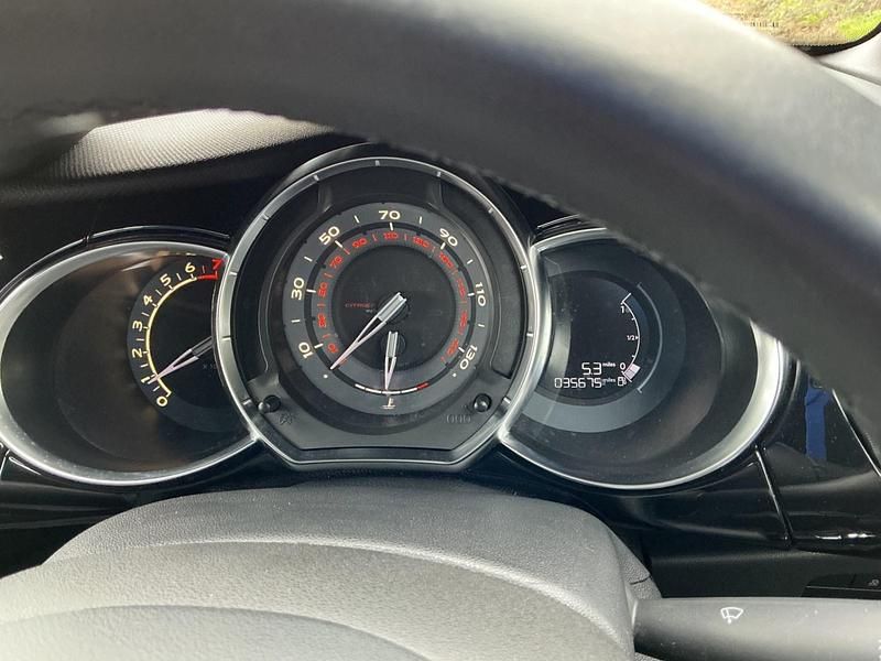 Usado Citroën DS3 PureTech 2015 Cinzento Citadino