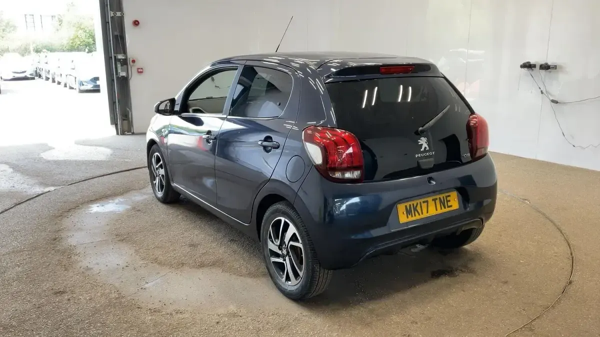 Used Peugeot 108 Allure 82 HP (60 kW) 2017 Blue Hatchback