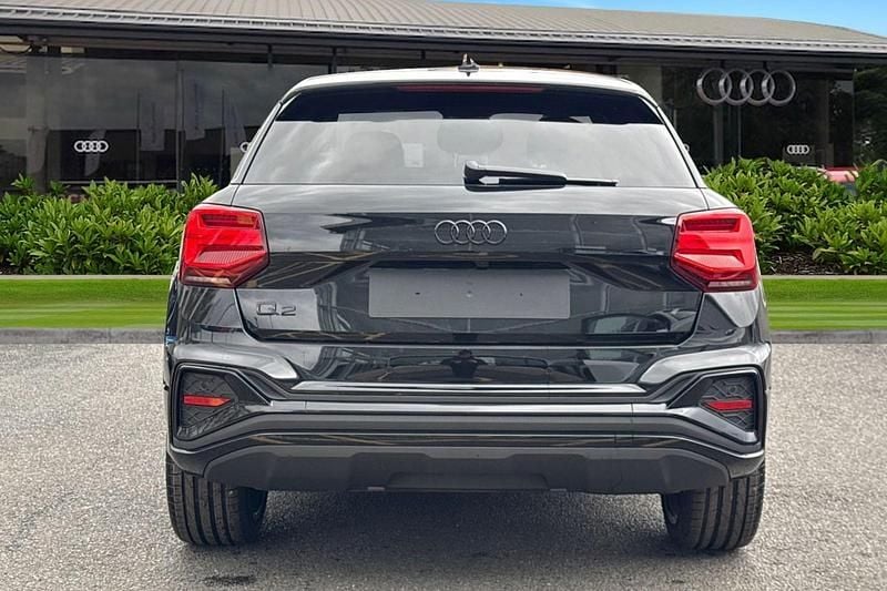 Ny Audi Q2 Black Edition 2026 Svart SUV