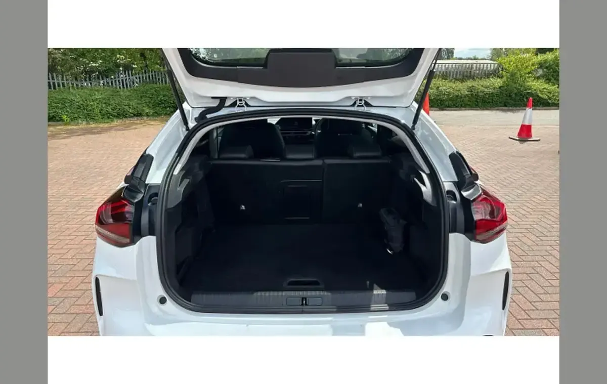 Used Citroën C4 PureTech 131 HP (96 kW) 2023 White SUV