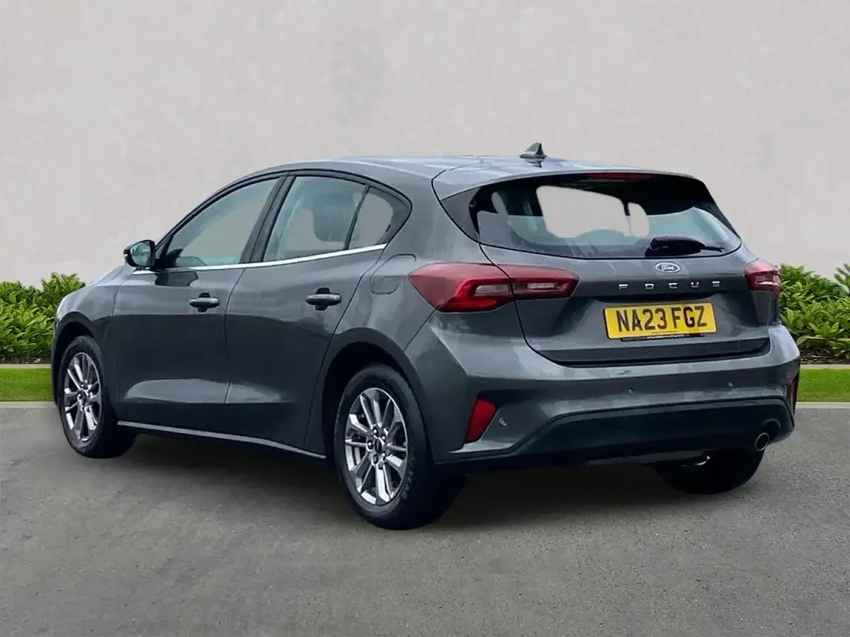 Used Ford Focus Titanium 125 HP (91 kW) 2023 Grey Hatchback