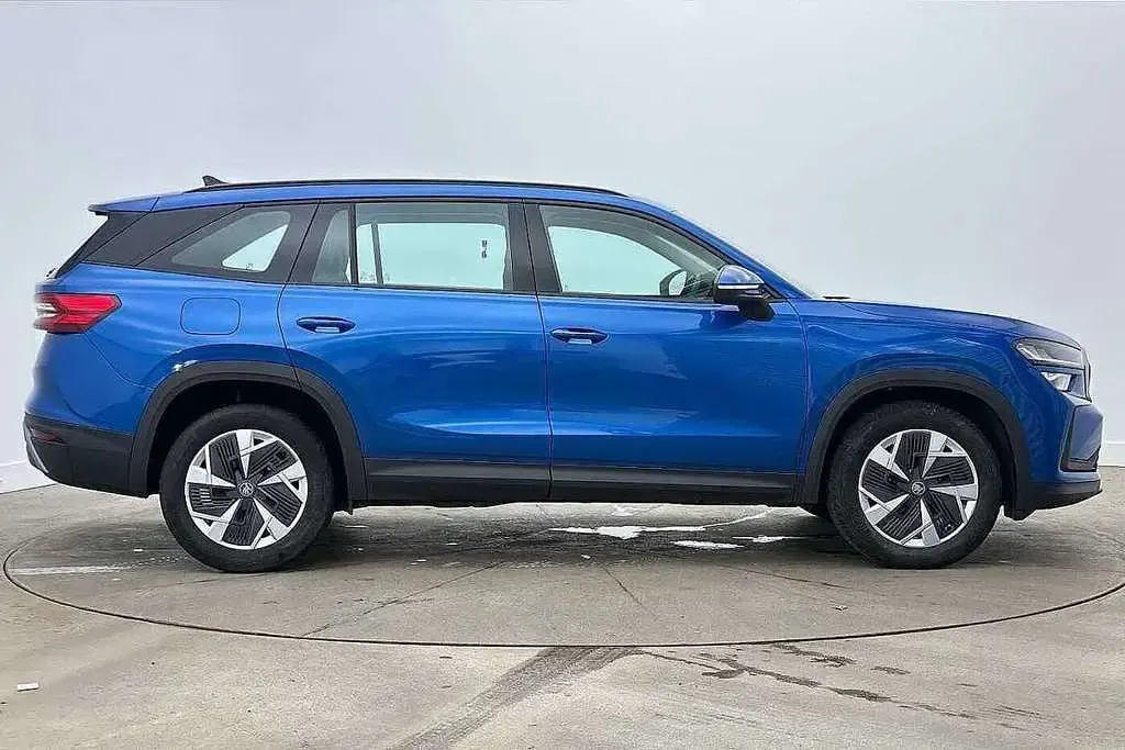 Used Skoda Kodiaq SE 150 HP (110 kW) 2026 Race blue metallic SUV
