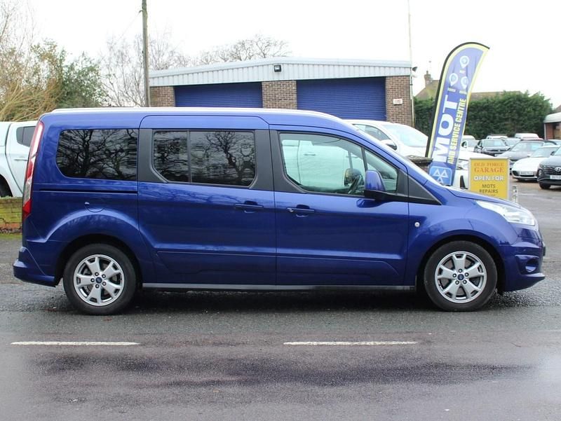Used Ford Tourneo Connect Titanium 2017 Blue MPV