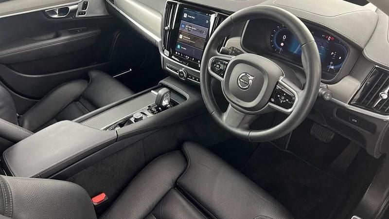 Used Volvo V90 Ultimate 2022 Black Estate