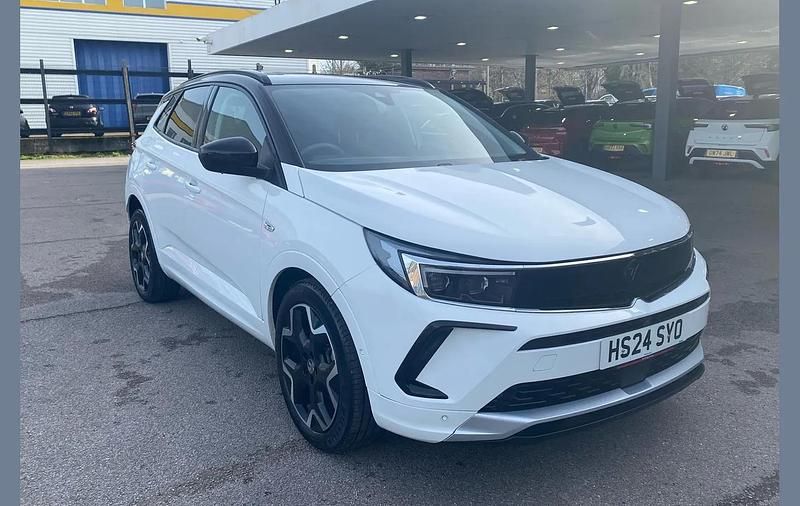 Used Vauxhall Grandland X Ultimate 134 HP (98 kW) 2024 White SUV