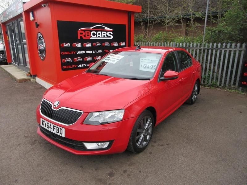 Usado Skoda Octavia Elegance 150 CV (110 kW) 2014 Rojo Utilitario