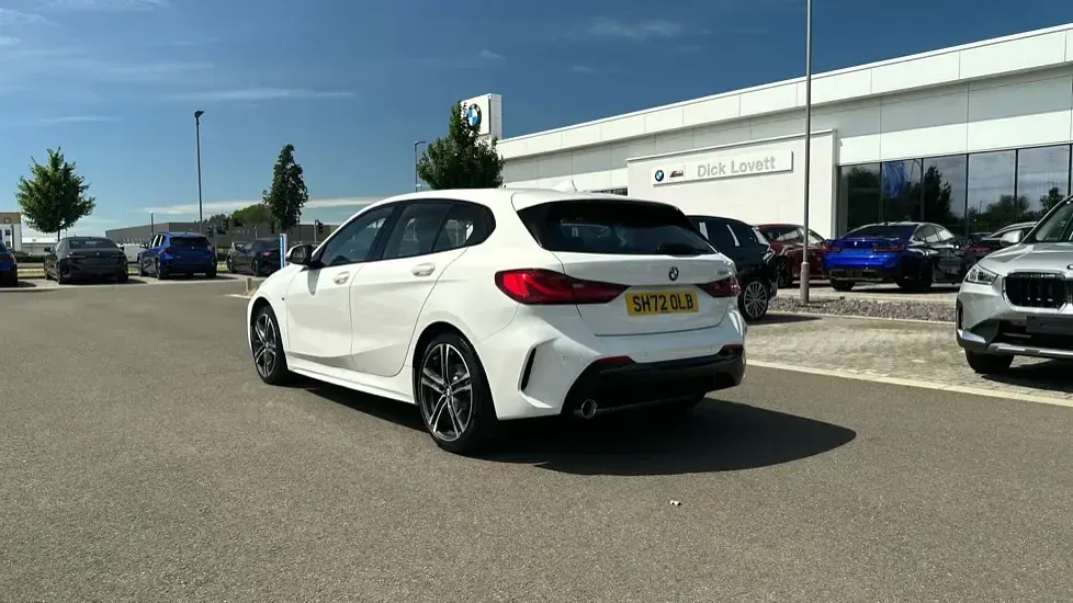 Used BMW 118 M Sport 134 HP (98 kW) 2022 White Hatchback