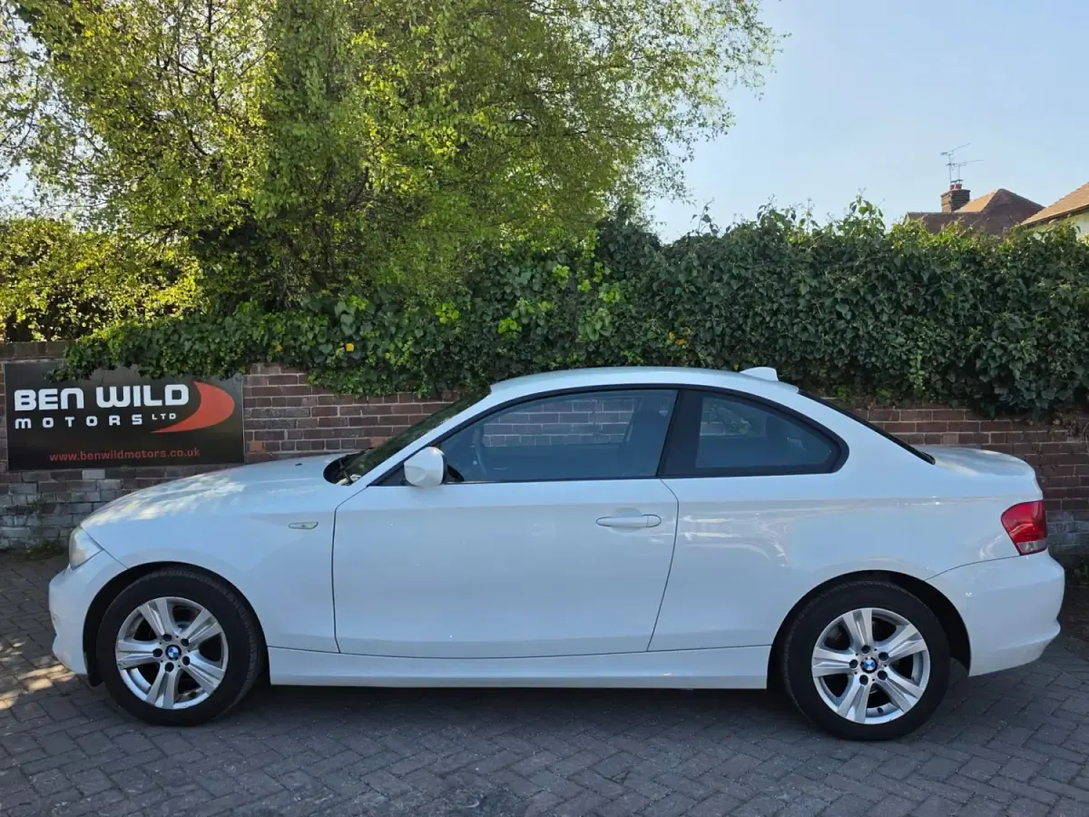 Usado BMW 118 Coupé Sport Line 2012 Blanco Coupe
