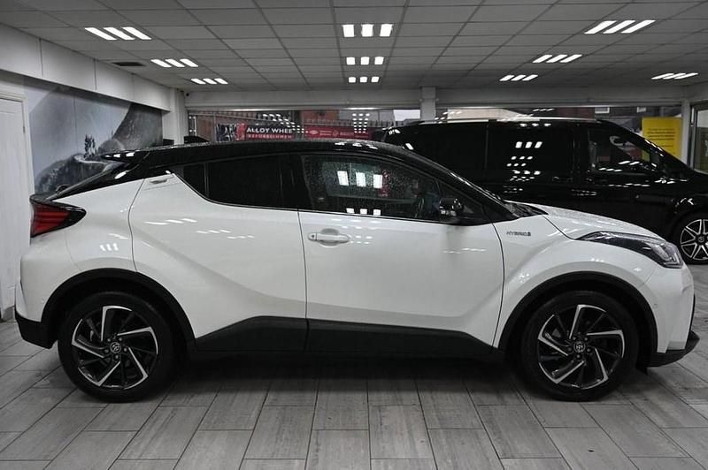 Used Toyota C-HR 122 HP (89 kW) 2020 White SUV