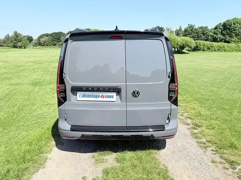 Used VW Caddy Pro 122 HP (89 kW) 2022 Green MPV