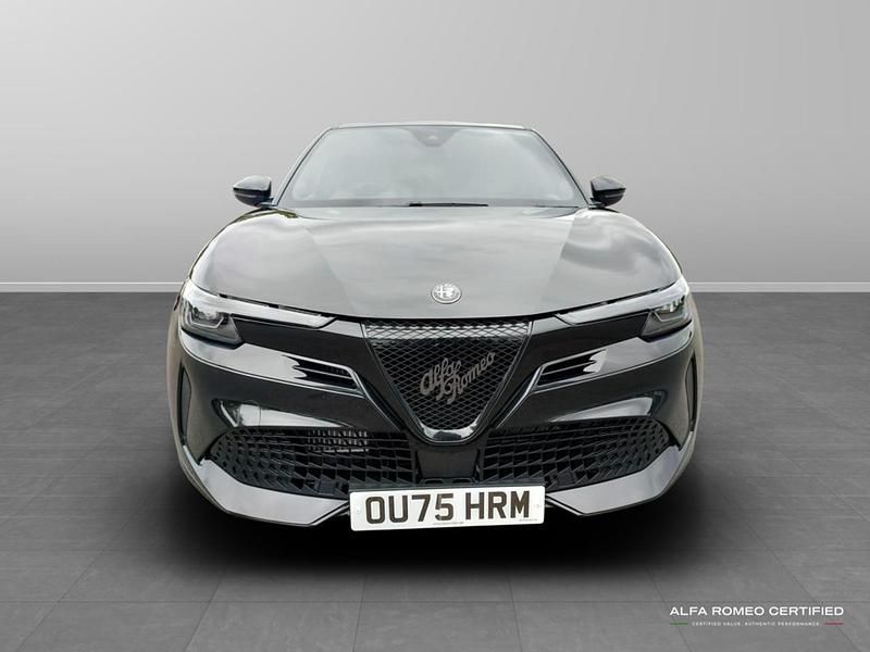 Black New 2025 Alfa Romeo Junior SUV | £26,995 (Fair price) - Image 1/4