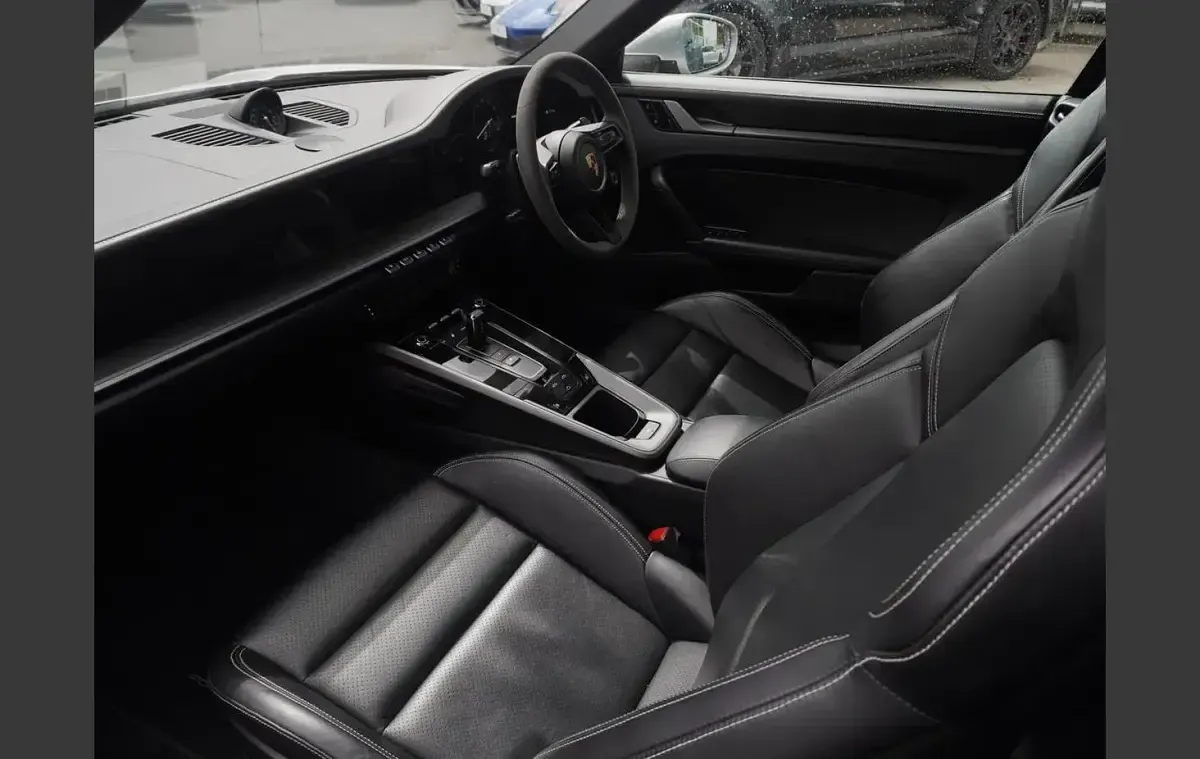 Second-hand Porsche 911 444 CP (326 kW) 2020 Argintiu Cabrio