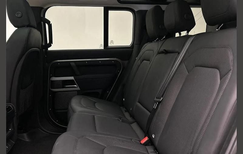 Used Land Rover Defender SE 245 HP (180 kW) 2022 Silver SUV