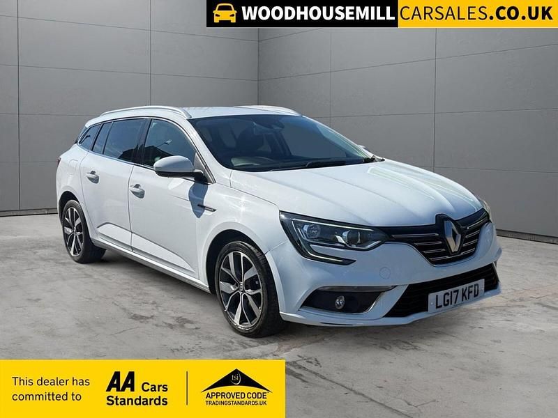 Used Renault Mégane GrandTour Dynamique 110 HP (80 kW) 2017 White Estate