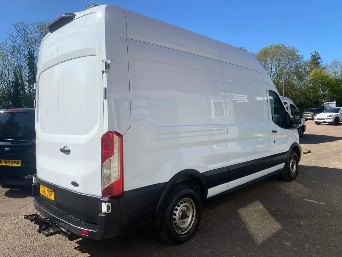 Begagnad Ford Transit 130 HK (95 kW) 2021 Vit Van