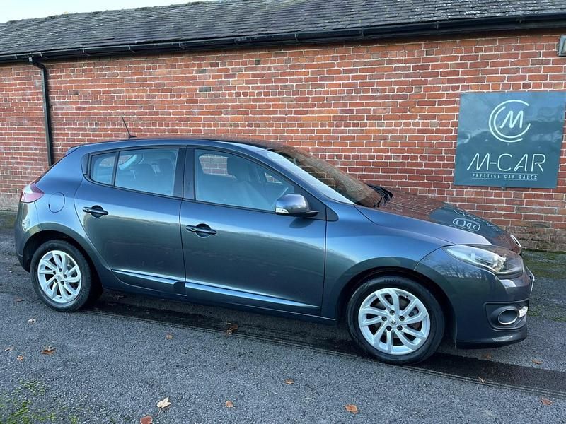 Grey Used 2016 Renault Mégane IV Dynamique Hatchback | £2,795 (Good price) - Image 1/4