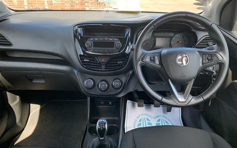 Second-hand Vauxhall Viva Rocks 73 CP (53 kW) 2019 Negru Hatchback
