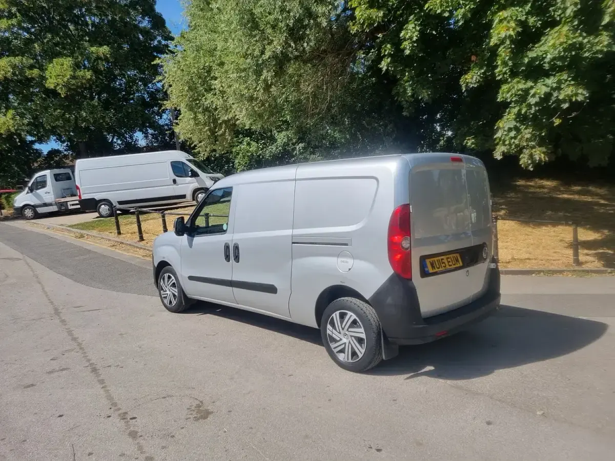 Used Vauxhall Combo 2015 Silver MPV