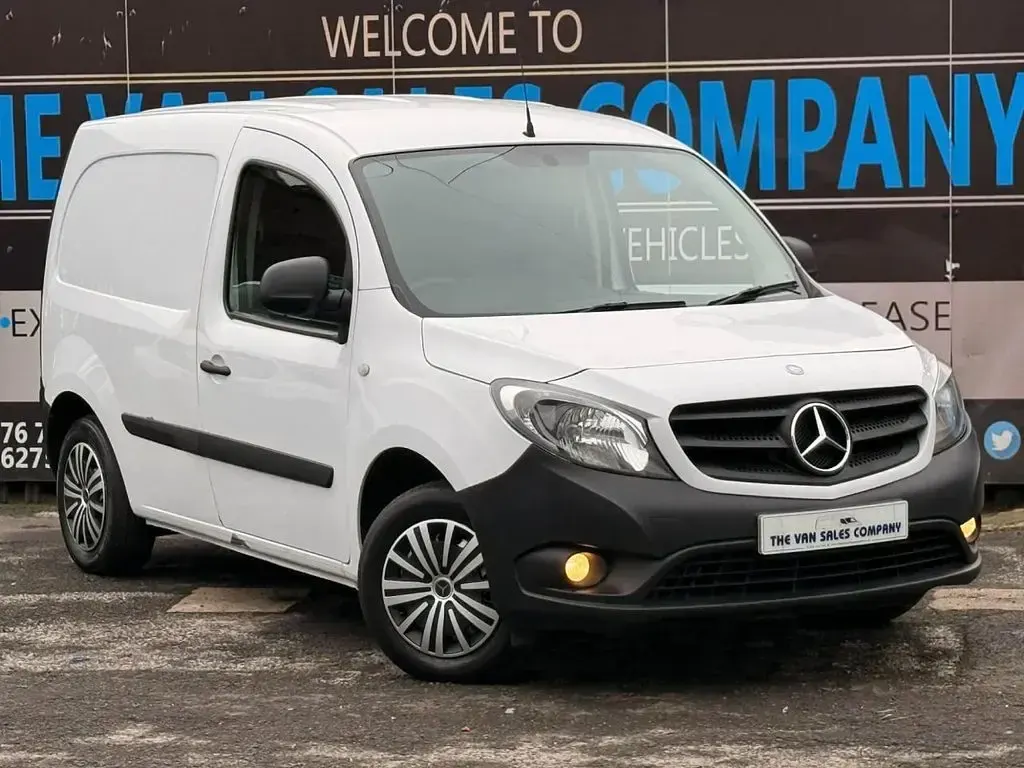 Used Mercedes Citan 109 90 HP (66 kW) 2018 White MPV