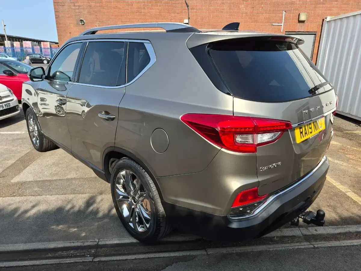 Used SsangYong Rexton 179 HP (131 kW) 2019 Brown SUV