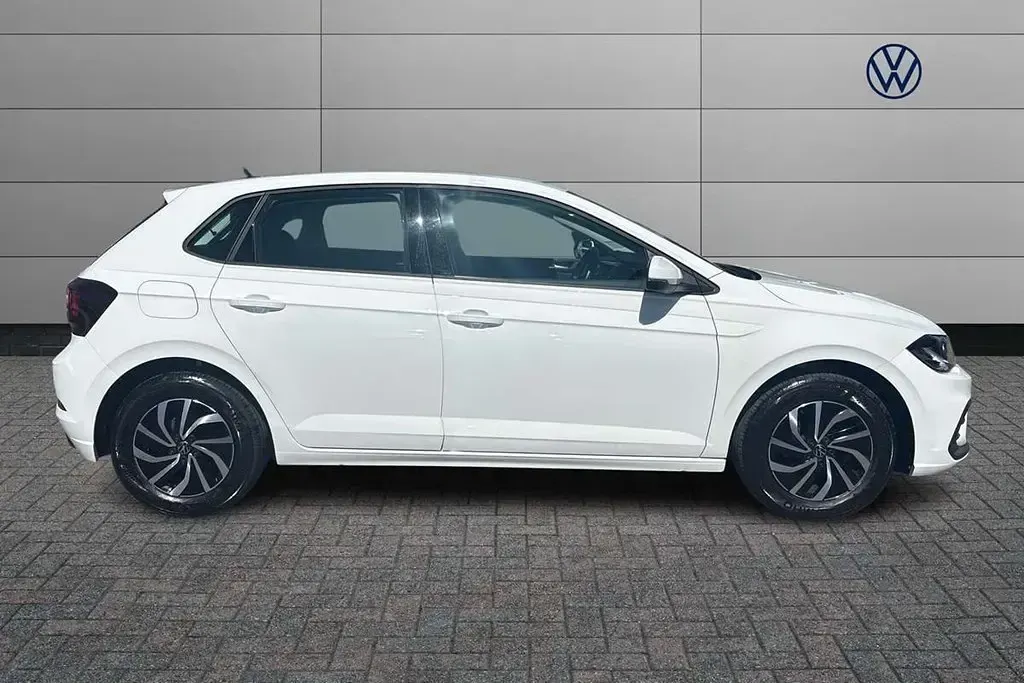 Used VW Polo Life 95 HP (69 kW) 2024 White Hatchback