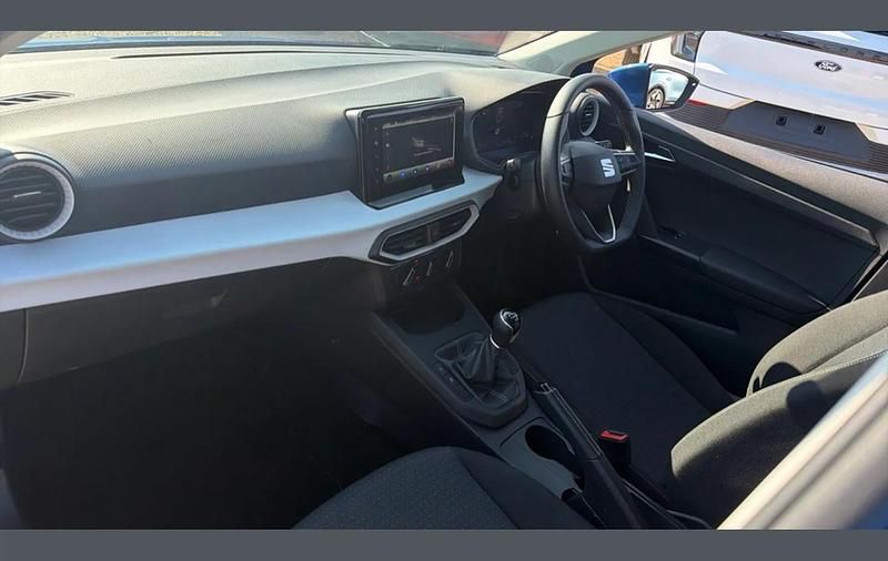 Used Seat Ibiza SE Technology 95 HP (69 kW) 2024 Metallic  saphire blue Hatchback