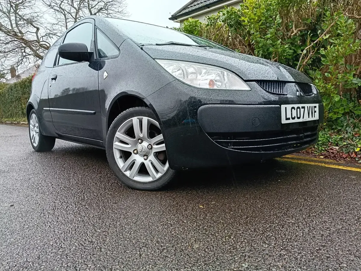 Used Mitsubishi Colt 75 HP (55 kW) 2007 Black Hatchback