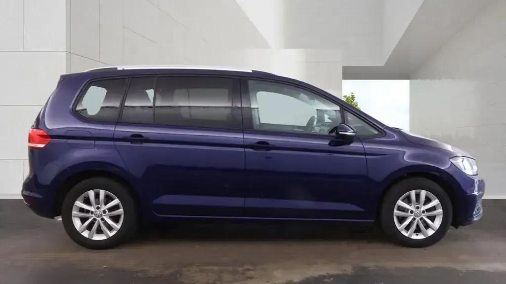 Used VW Touran SE 150 HP (110 kW) 2017 Blue MPV