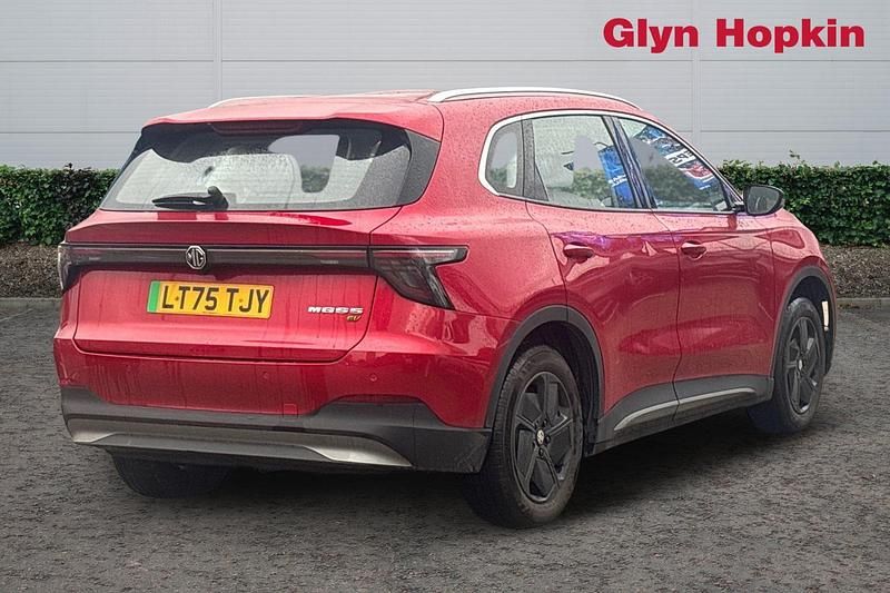 Used MG MG5 EV SE 2025 Red Estate
