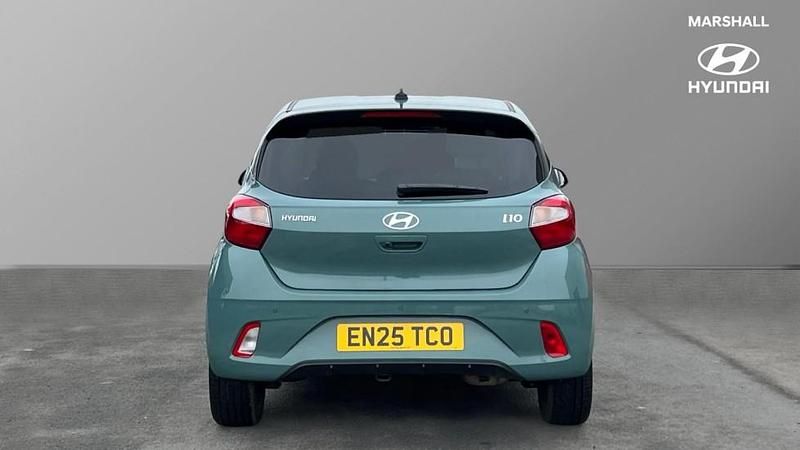 Used Hyundai i10 Premium 79 HP (58 kW) 2025 Green Hatchback