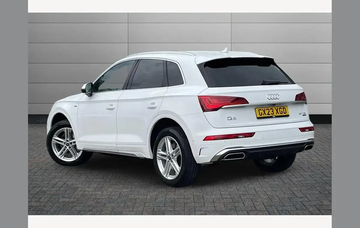 Used Audi Q5 S-Line 265 HP (194 kW) 2023 White SUV