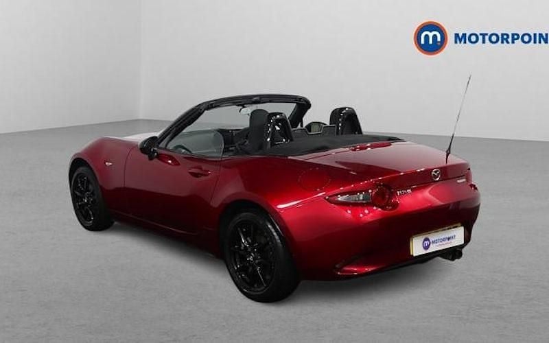 Used Mazda MX5 132 HP (97 kW) 2022 Red Cabriolet