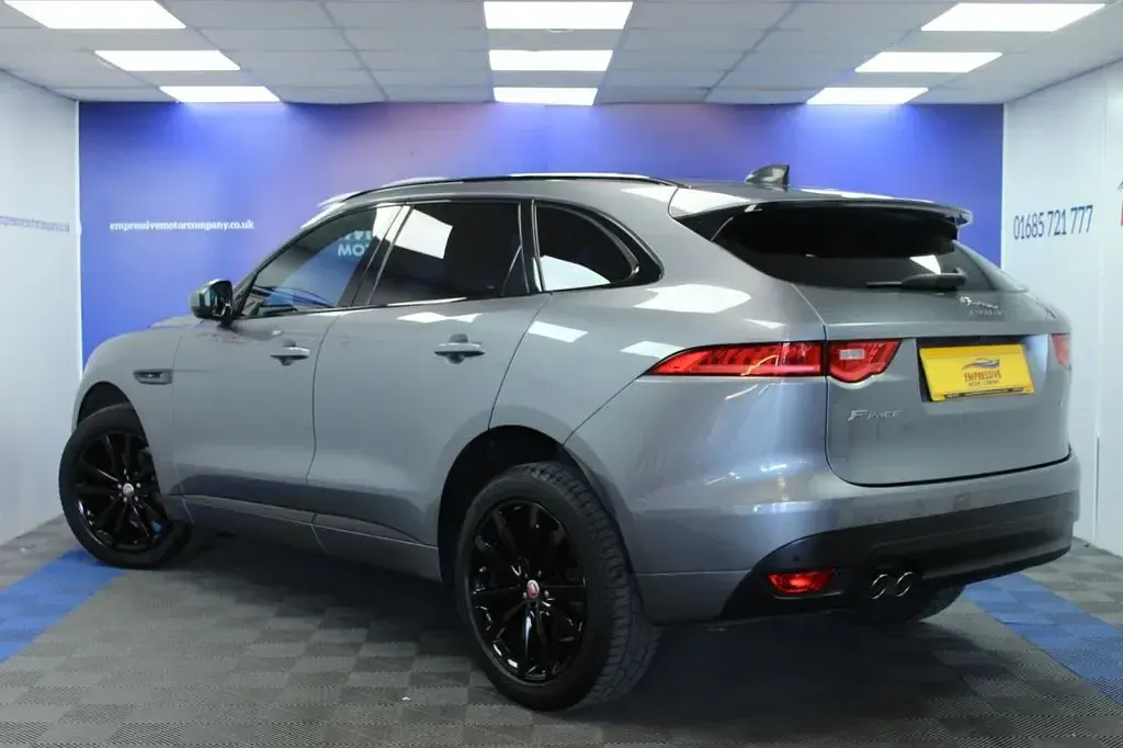 Used Jaguar F-Pace Chequered Flag 180 HP (132 kW) 2020 Grey SUV