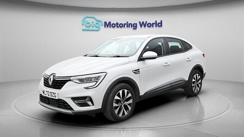 Used Renault Arkana Iconic 145 HP (106 kW) 2022 White SUV