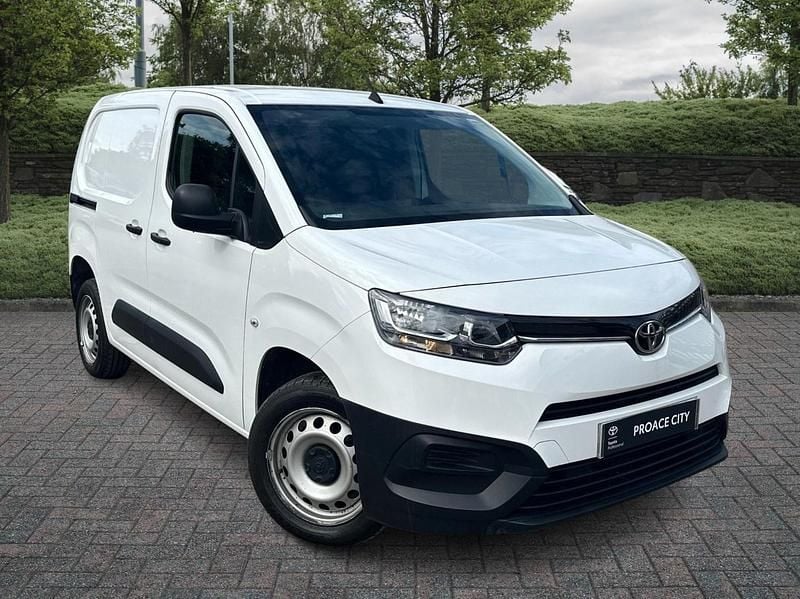 White Used 2022 Toyota Proace Active Van | £11,961 (Good price) - Image 1/4