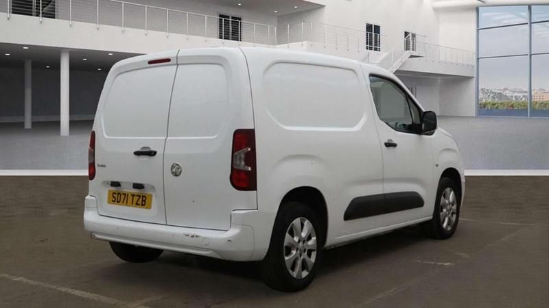 Used Vauxhall Combo Edition 2021 White MPV