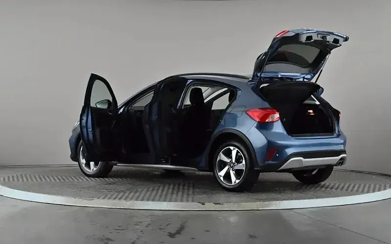 Used Ford Focus Active 155 HP (114 kW) 2021 Blue Hatchback