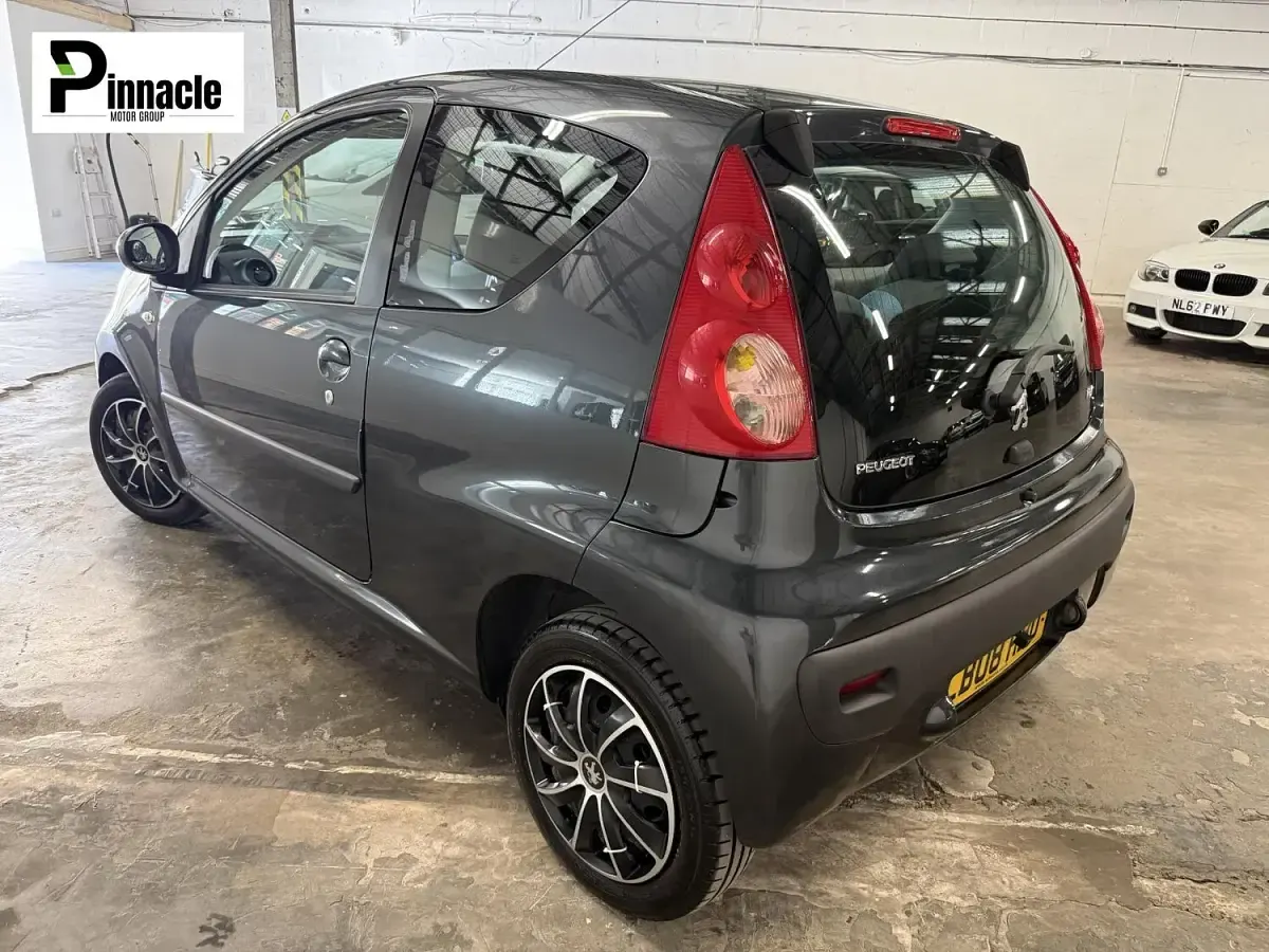 Used Peugeot 107 Urban Move 68 HP (50 kW) 2008 Grey Hatchback
