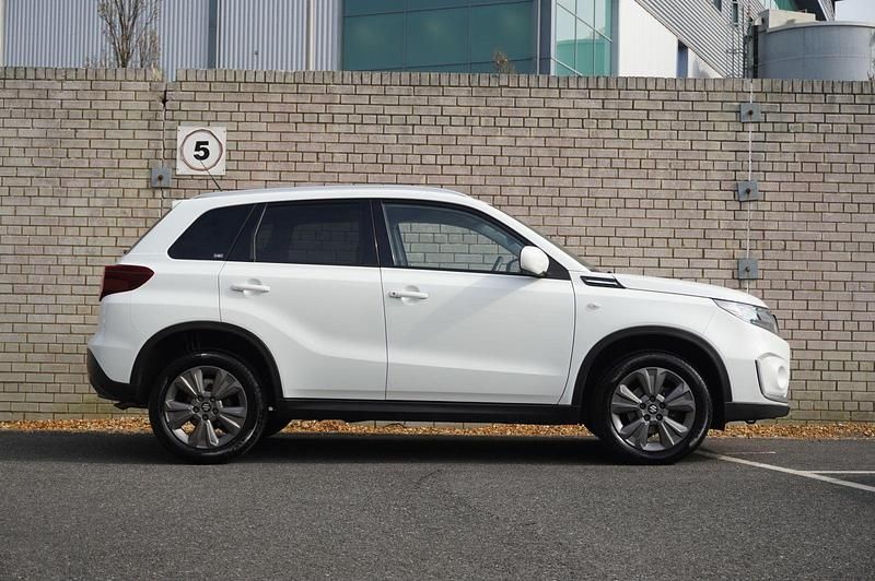 Used Suzuki Vitara SZ-T 2022 White SUV
