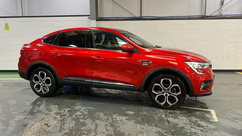 Used Renault Arkana Version S 142 HP (104 kW) 2023 Red SUV