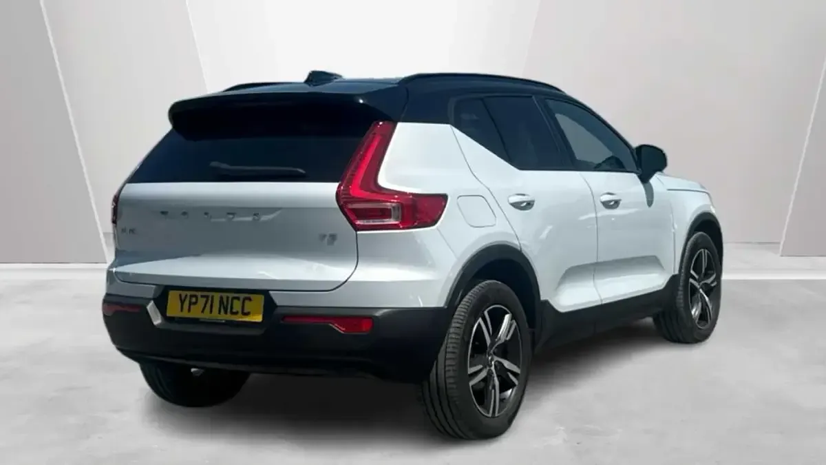 Used Volvo XC40 R-Design 161 HP (118 kW) 2022 SUV