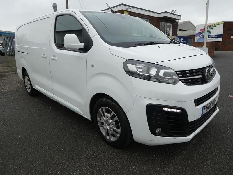 Used Vauxhall Vivaro Sportive 100 HP (73 kW) 2019 White MPV